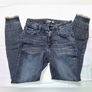 Old Navy Rockstar Frayed Jeans Size 8